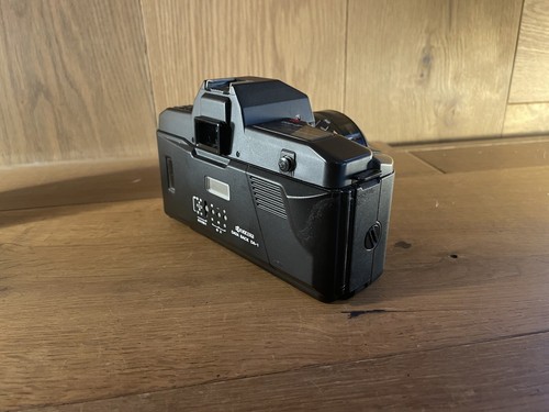*Presque comme neuf* Appareil photo argentique Kyocera 200 AF objectif 35-70 mm F/3,3-4,5 et 80-200 mm F/4-4,8 - Photo 3/11