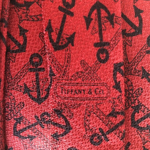 1986 Tiffany & Co Men’s Tie - Red with Black Anchors - Picture 10 of 12
