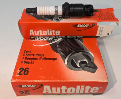 Box of 4 - OEM Autolite 26 Small Engine Copper Core Spark Plug 1 x 1 x 3.375