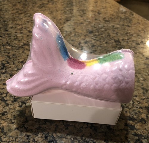 Mermaid Tail Bath Bomb Turns your Bath into a Rainbow New in Box - Picture 2 of 4