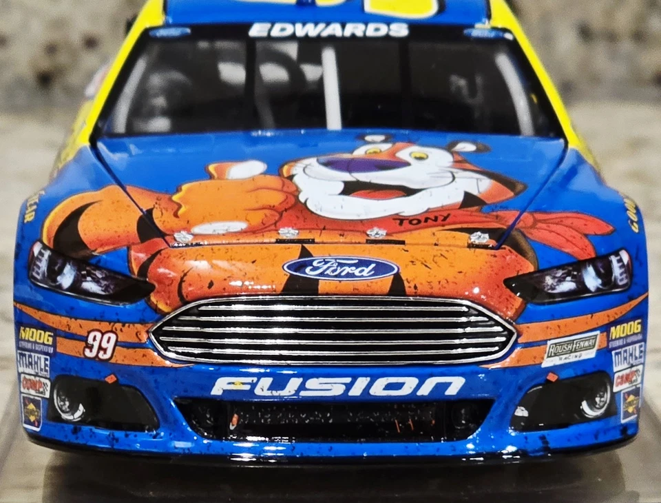 Ford Fusion Richmond Race 2013 #99 Carl Edwards Kellogg's victoria 1:24 diecast raro Foto 2 de 4