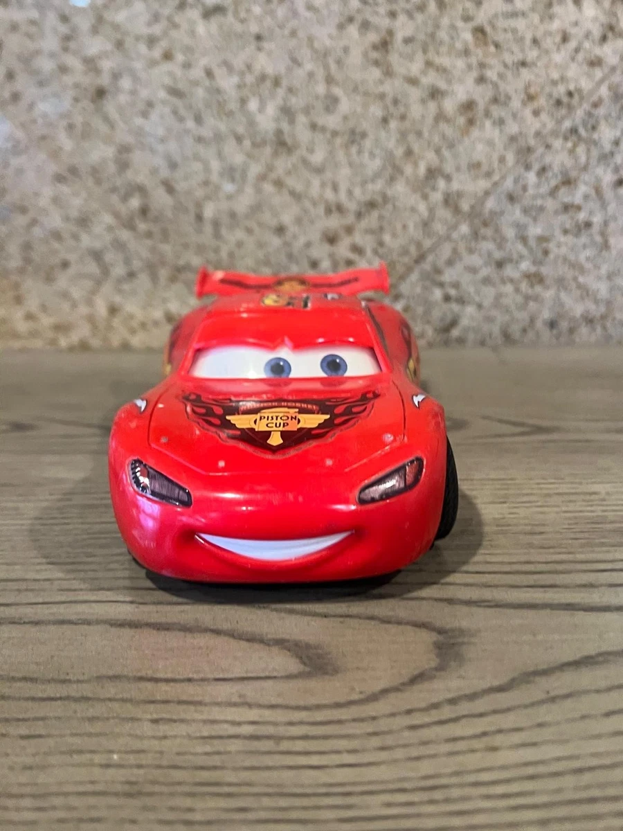 Preços baixos em Disney Pixar Cars Lightning Mcqueen Figuras de