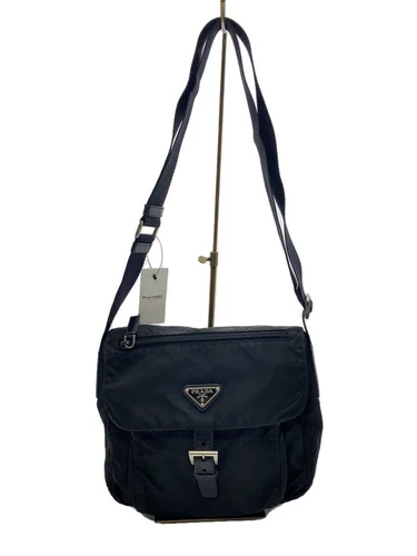 Sac bandoulière PRADA nylon noir plaque triangle occasion