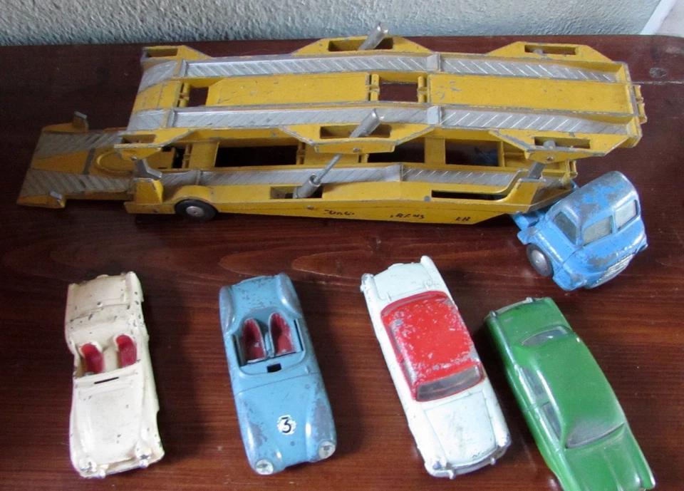 CORGI TOYS VINTAGE ANNI 50 BISARCA CARRIMORE 4 MODELLI COLORE RARO SOLO 1 SERI - Immagine 3 di 4