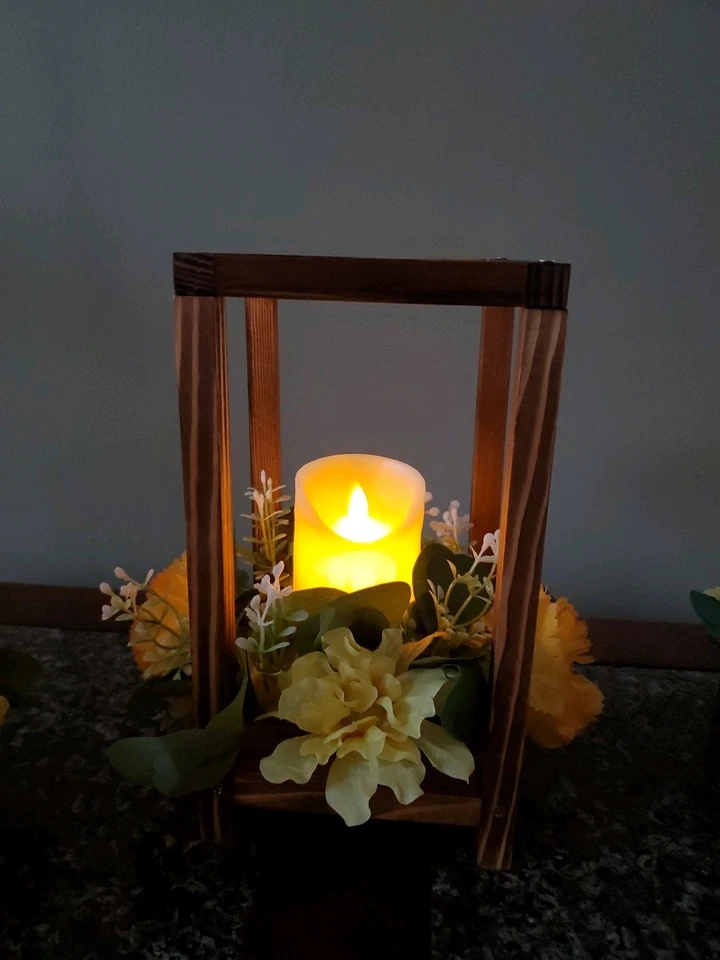 Centro de mesa linterna de madera rústica Foto 3 de 4