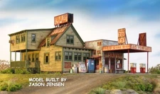 HO Scale Fred's One Stop Structure Kit by Showcase Miniatures (2010)