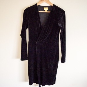 h and m black velvet dress