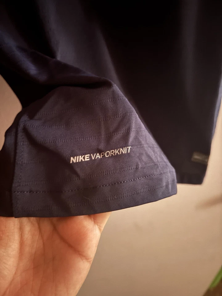 Camiseta França Copa do Mundo 2018 Pogba tamanho S jogador versão 893874-451 - Imagem 4 de 4