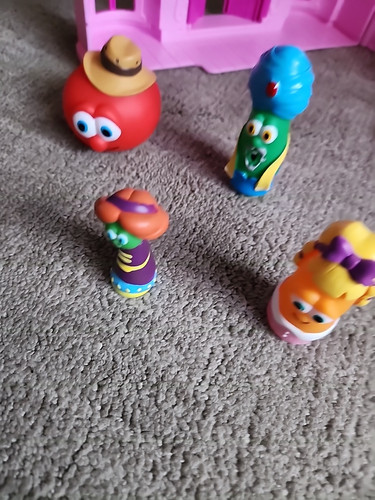 Veggie Tales Princess Castle - Picture 12 of 14