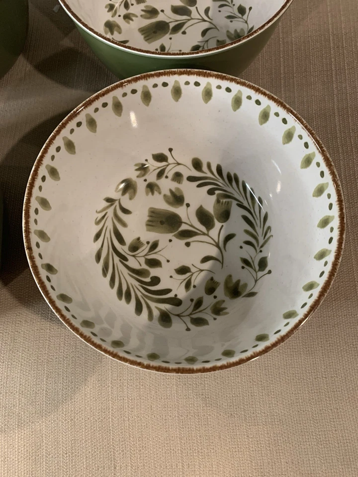 Juego de 4 cuencos de sopa de cereales de melamina verde Better Homes And Gardens Foto 3 de 4