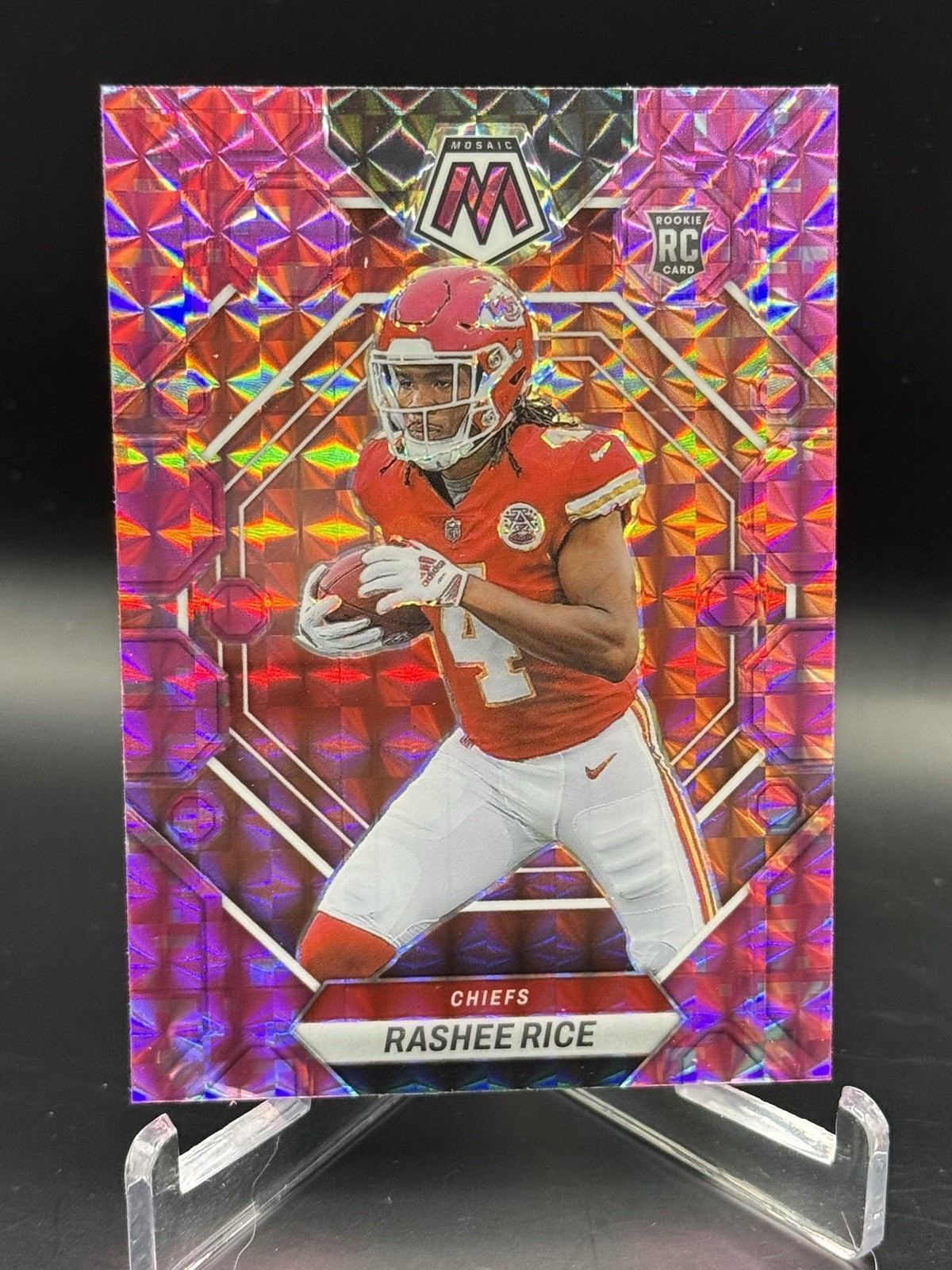 2023 Panini Mosaic Rashee Rice #357 Camo Pink SP RC - Kansas City Chiefs