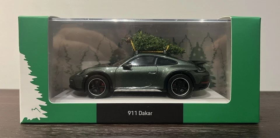 Porsche 911 Dakar 992 Spark 1 43 Green Metallic, Christmas Edition! - Immagine 4 di 4