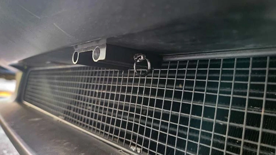 Soporte de matrícula frontal de liberación rápida para DeLorean DMC 12 1981-1983 Foto 3 de 4