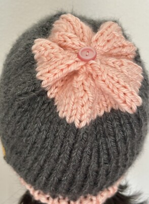 Hand Knits 2 Love Beanie Hat Semi Chunky Two Tone Flower  display picture 3