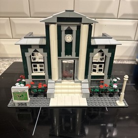 LEGO Creator Expert Town Plan 10184 95% Complete w/ 1 Instruction Book; Minifigs