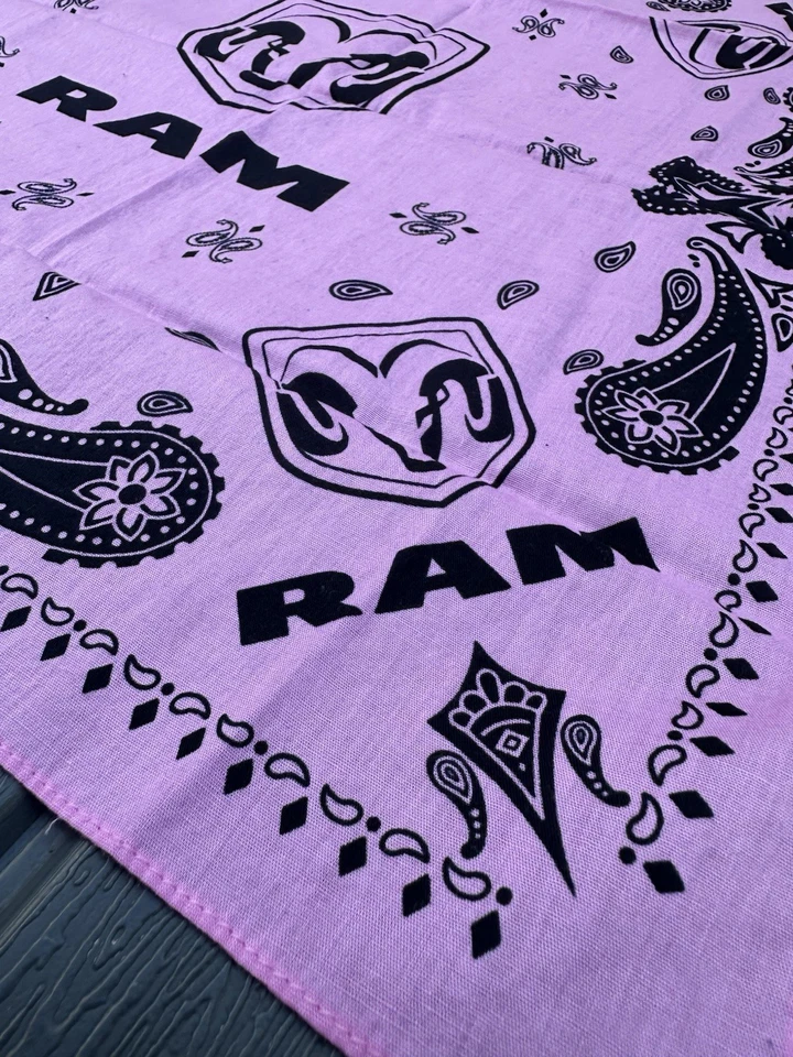 Pañuelo Dodge Ram Bandana Rosa Paisley "Grab Life Horns" Mopar 19"x 19" Foto 4 de 4