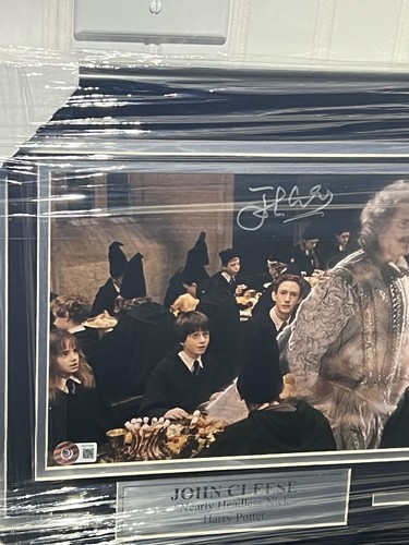 John Cleese Signed and Framed 8x10 Photo “Nearly Headless Nick” Harry Potter BAS - Picture 2 of 4