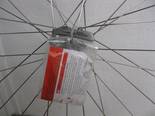 28 Zoll-Vorderrad: silberne Shimano Ultegra-Nabe u. schwarze Exal XR3-Felge, neu - Bild 7 von 11