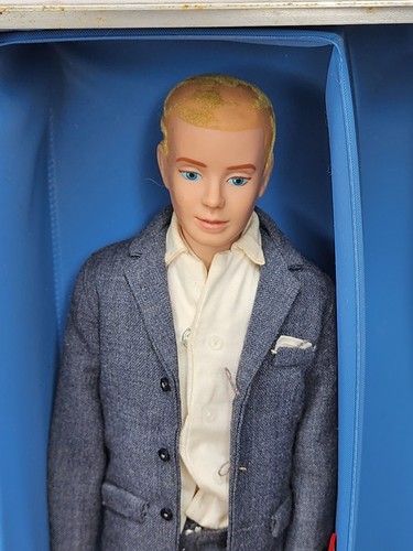 Vintage Fashion Queen Barbie & Ken With Outfits And Case - Bild 14 von 24