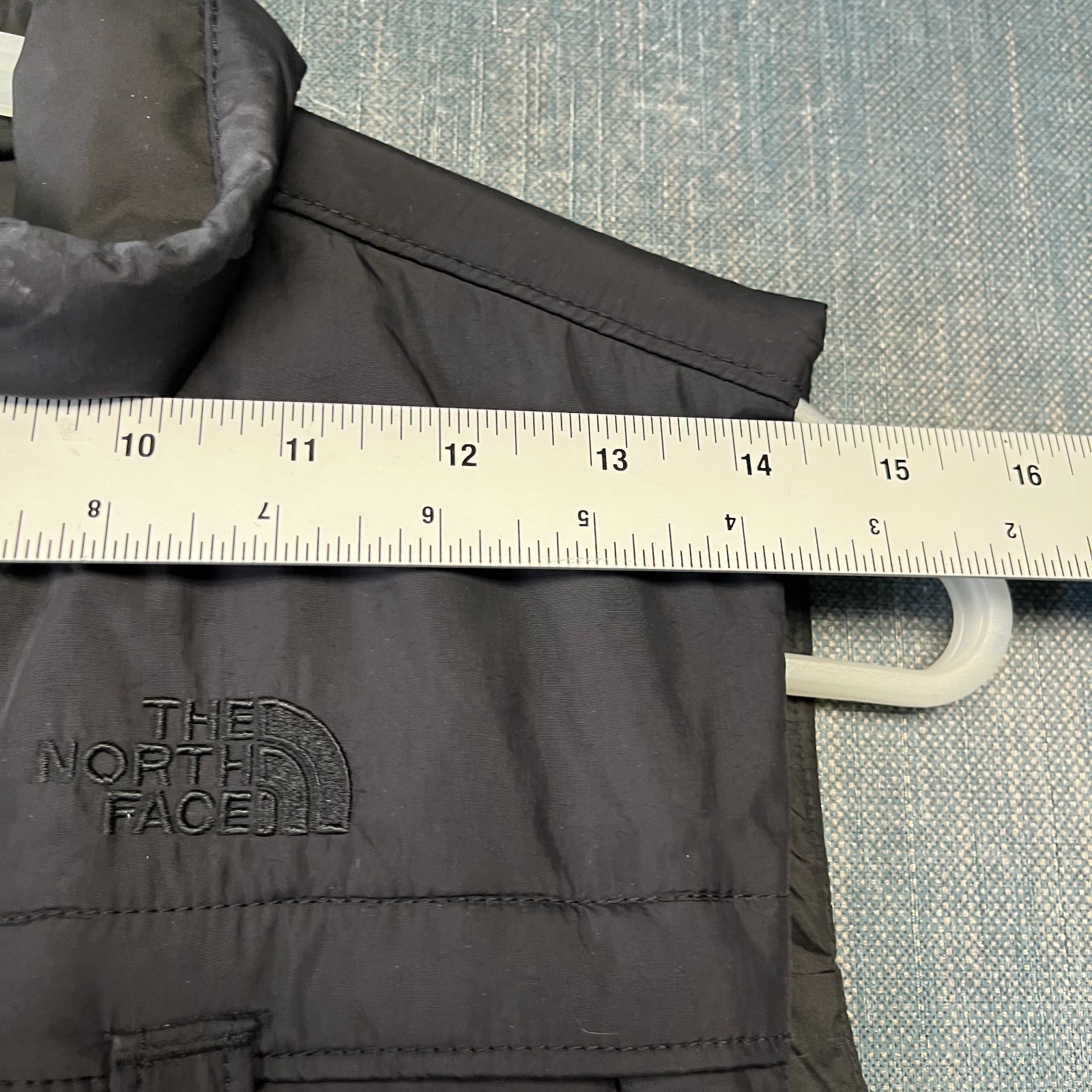 The North Face Boys Vest SizeXL 18/20 Black Insulated Fullzip Snap Pocket Puffer thumbnail 10