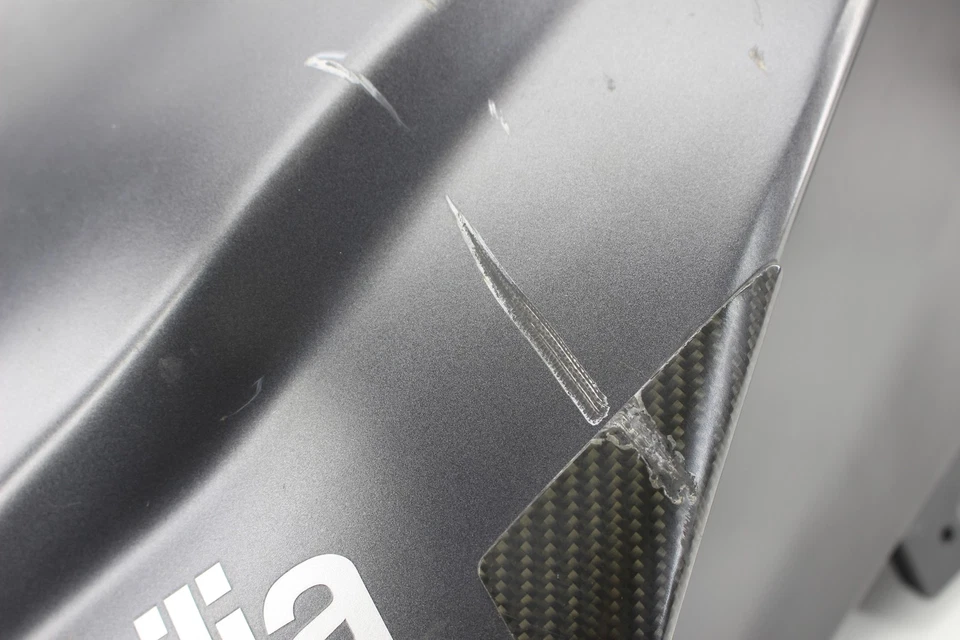 2018 APRILIA TUONO V4 1100 FACTORY ABS OEM GAS TANK FUEL CELL PETROL RESERVOIR Foto 3 de 4