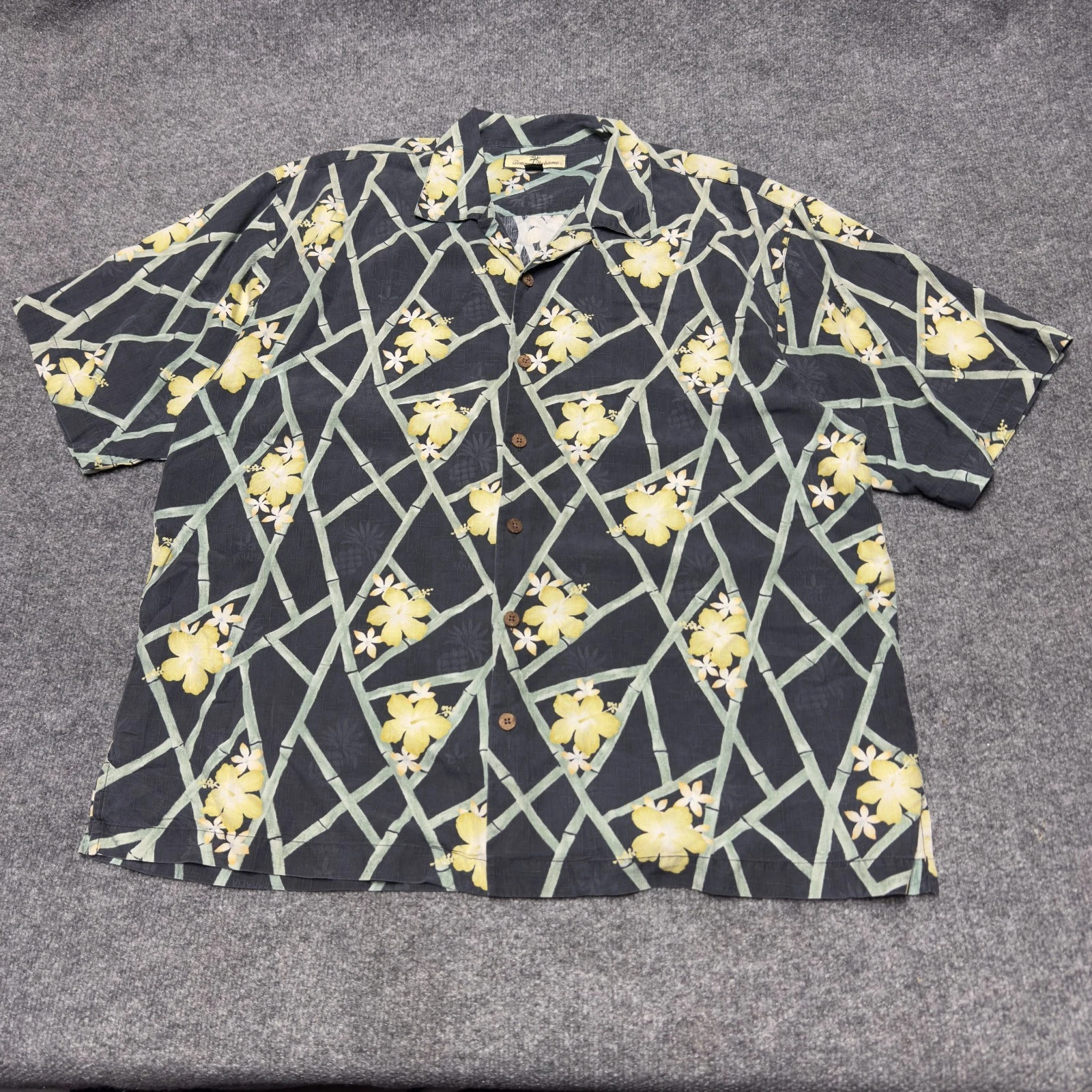 Tommy Bahama 100% Silk Bamboo Floral Shirt Hawaiian Camp Loop Button Men XL
Opens in a new window or