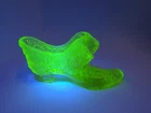 Fenton Yellow Cat Head Opalescent Daisy & Button Slipper Shoe Uranium Glass Glow