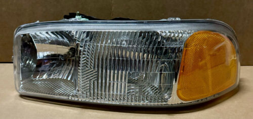 NOS GM Headlamp Set Sierra '99-'07, Yukon '00-'06 - Driver Side & Passenger Side - Picture 3 of 7