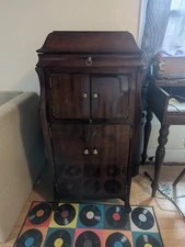 Antique VICTOR VICTROLA Upright Talking Machine/Phonographs model VV-X-D40787J