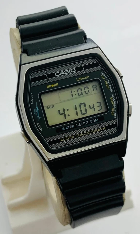 Vintage Casio Marlin 50M W-21 Digital Men's Quartz Watch - image 3 of 4