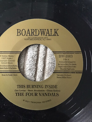 The Four Vandals - This Burning Inside / Bigger And Better