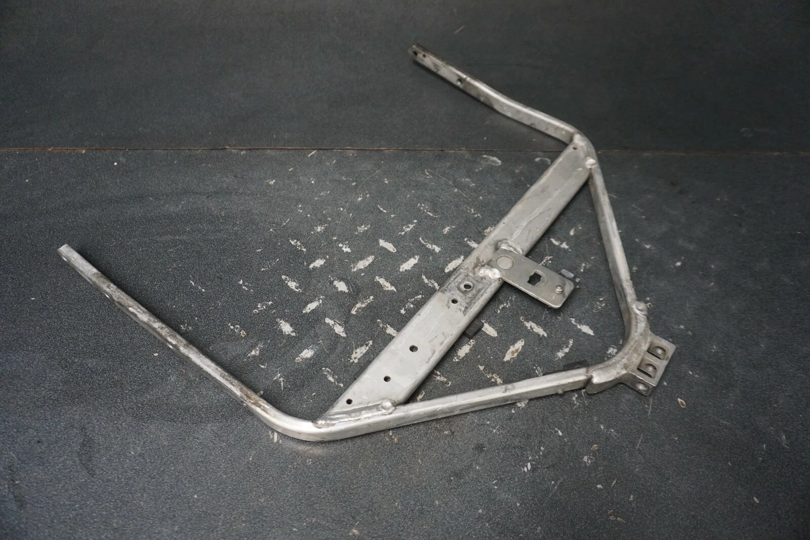 2004-2007 MXZ GSX GTX Summit 800 Ski-Doo OEM Handle Support Frame Bracket