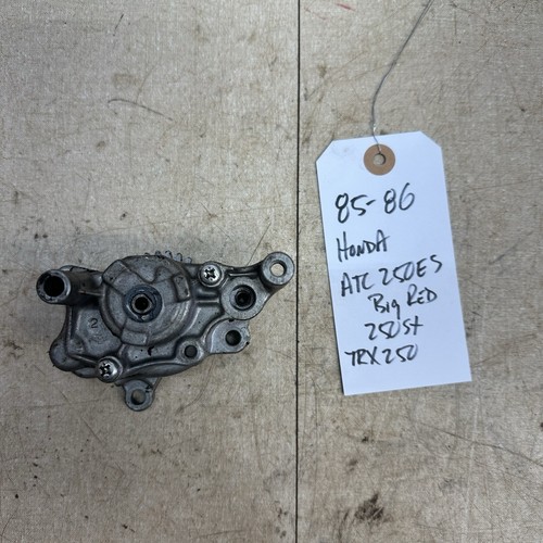 85- 93 HONDA OEM Big Red ATC 250ES 250SX TRX 250 300 Oil Pump Cover - Foto 1 di 23