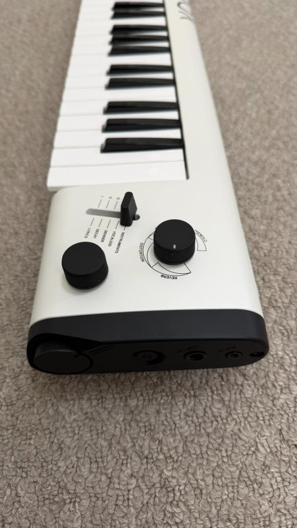 Yamaha VKB-100 VOCALOID Keyboard Keytar Digital Instrument #0002