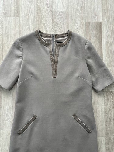 Elegant and timeless Ralph Lauren Black Label dress in a flattering fitted silho - Picture 8 of 20