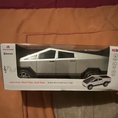 Max Power MC580 Silver Car-Shaped Bluetooth Portable Speaker Flashing Lights