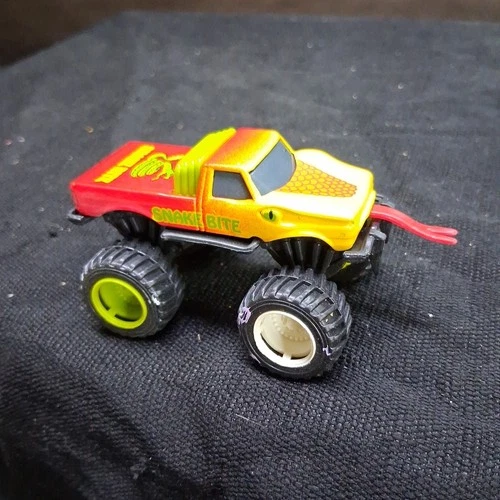 Vintage 1991 Mattel Hot Wheels Snake Bite 1:64 Scale Diecast Monster Truck Toy
