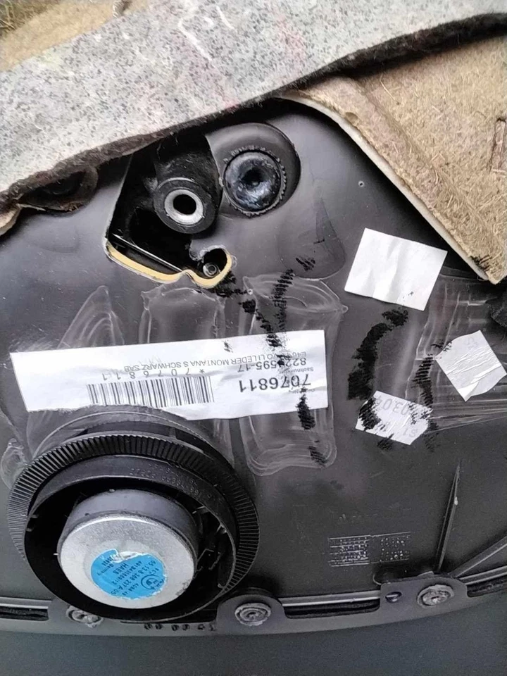 01 02 03 04 05 Panel de moldura de puerta delantera izquierda BMW 325I Foto 2 de 3