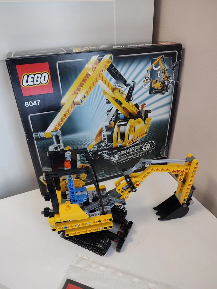 LEGO Technic 8047 Compact Excavator, photo 3 sur 4