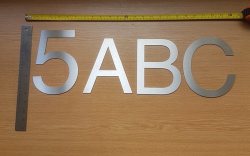 Large 8" floating Helvetica house/front door numbers brushed stainless steel - Picture 18 of 21
