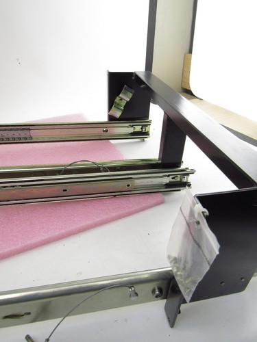 IBM DUAL RAIL SYSTEM FOR 3590 E1A / H1A / B1A TAPE DRIVES - Picture 4 of 6