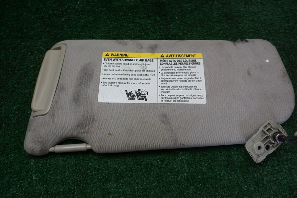 Quebra-sol Nissan Sentra Right 2014 fabricante de equipamento original 1 peça - Imagem 3 de 3