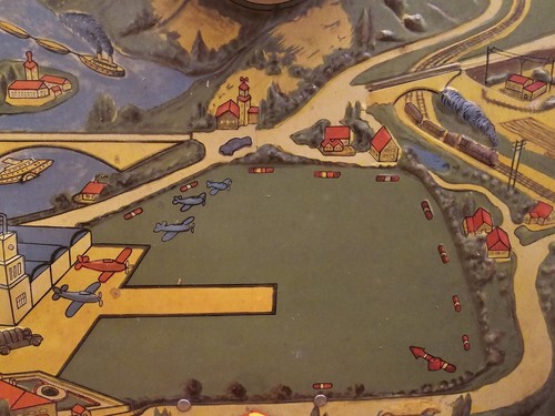 NICE 1940s FUTURMATIC AIRPORT TIN LITHO WIND UP SET ~ Marx Wyandotte Chein - Picture 14 of 17