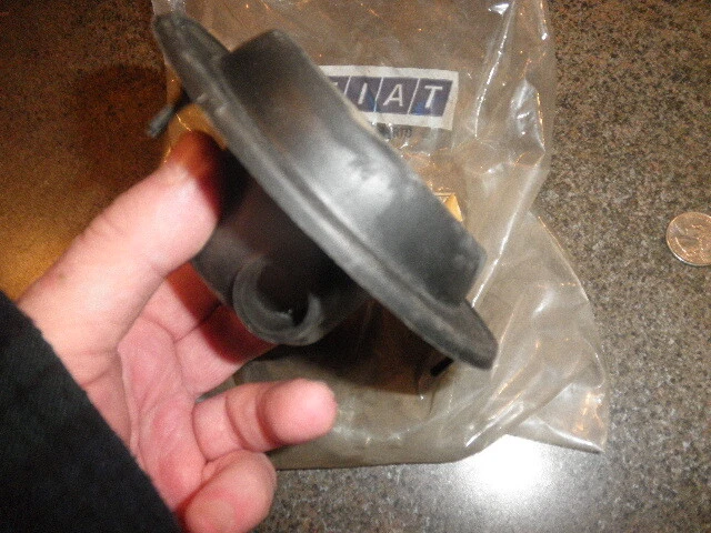 Genuíno OE NOS Fiat#4318474 850, Abath A112, Transmissão Manual Bota/Selo Inferior? - Imagem 3 de 4