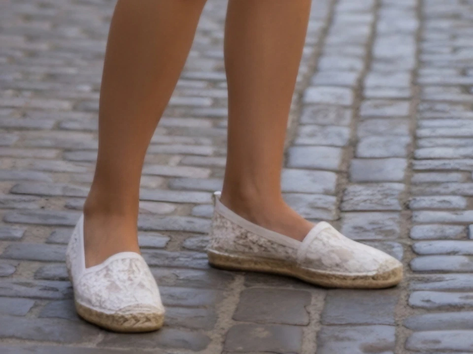 Stuart Weitzman Meshuga Floral Encaje Alpargata Plana Sin Cordones Beige US7 Foto 4 de 4