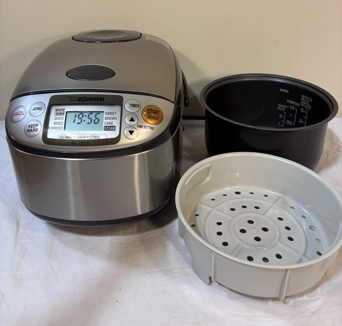 Zojirushi 5-1/2-Cup Micom Rice Cooker & Warmer NS-TSC10 Complete Tested
