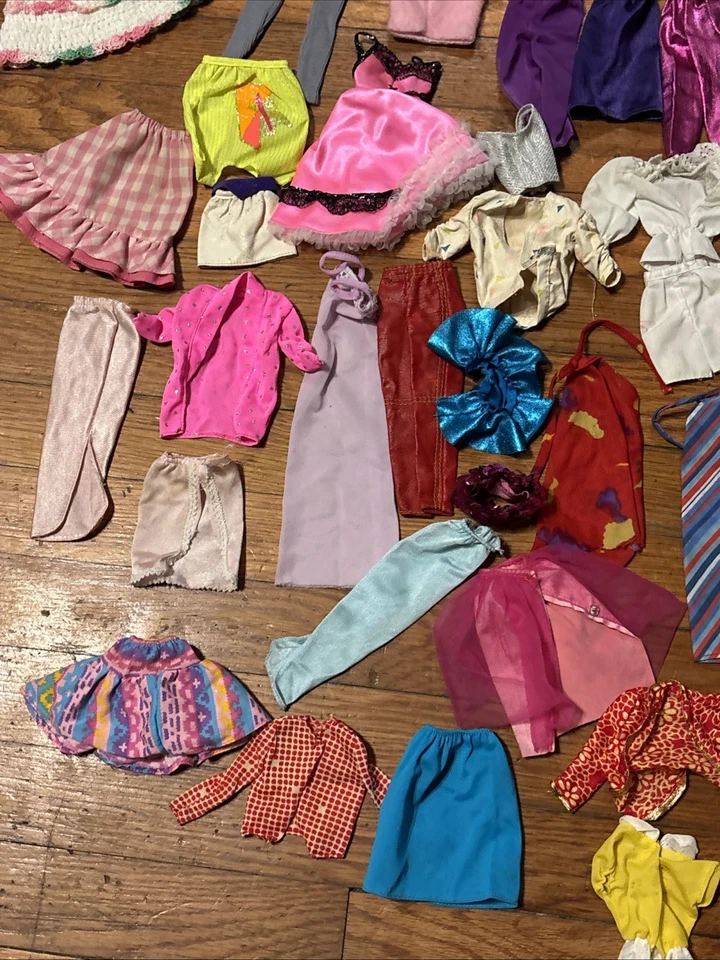 Huge Lot Vintage 1970s-80s Barbie Clothes & Doll Accessories Original &Homemade - Image 3 of 4