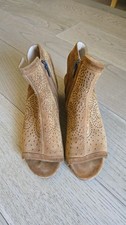 Via Spiga Womens Jorie Sandals Block Heel Brown Suede Perforated Slingback Sz 7
