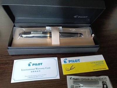 Pilot Custom 742 Fountain Pen Black Medium M Nib 14K Gold FKK-2000R-B-M