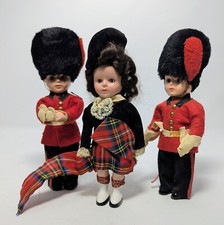 British/Scottish Sleepy Eyes,Royal Guard Soldier 2 Male; 1 Female Lot Of 3